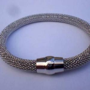 Faceted bead bracelet